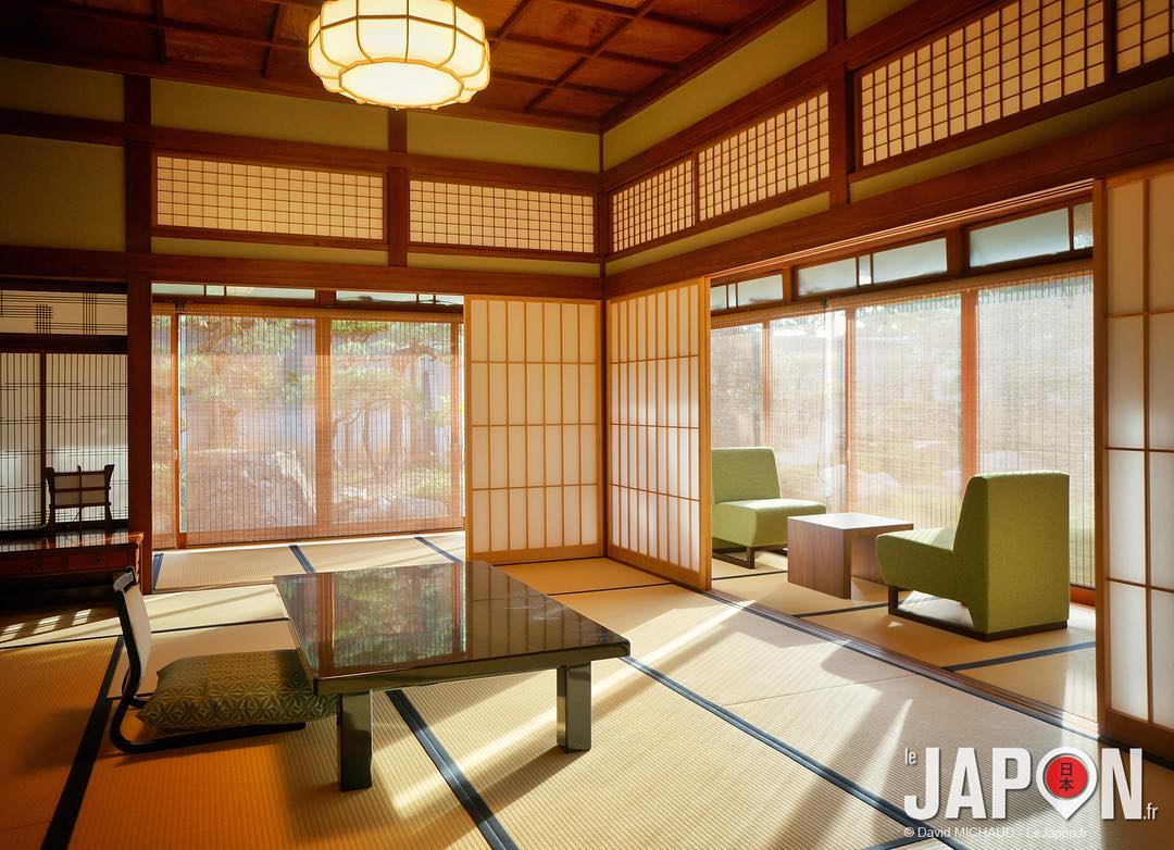 A Izumo le ryokan Takenoya a retrouvé de sa superbe après d'importants travaux ! Merci à Maruo san, le manager (qui parle très bien français), de nous avoir fait la visite 🙂 #Izumo #ryokan