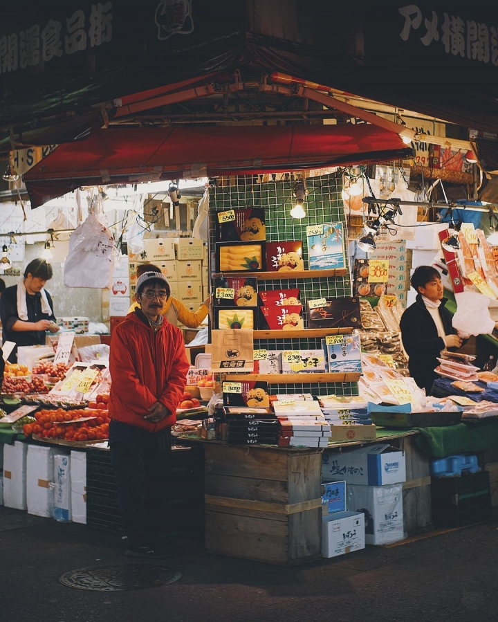 Le marché d’Ameyoko grouille de vie, vestige du Tokyo populaire