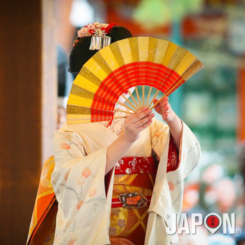 Setsubun 👹 avec des Maiko au sanctuaire Yasaka à Kyoto 😗 #Kyoto #geisha #setsubun