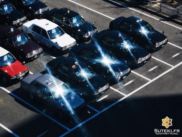 Alignement du soleil et des taxis #japon #kyoto #kyotosafari