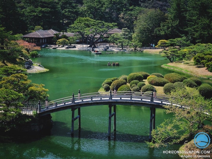 Le jardin Ritsurin de Takamatsu n’entre pas dans le soi-disant trio des plus beaux jardins du Japon. Quel dommage car il est peut-être plus beau encore que les 3 autres