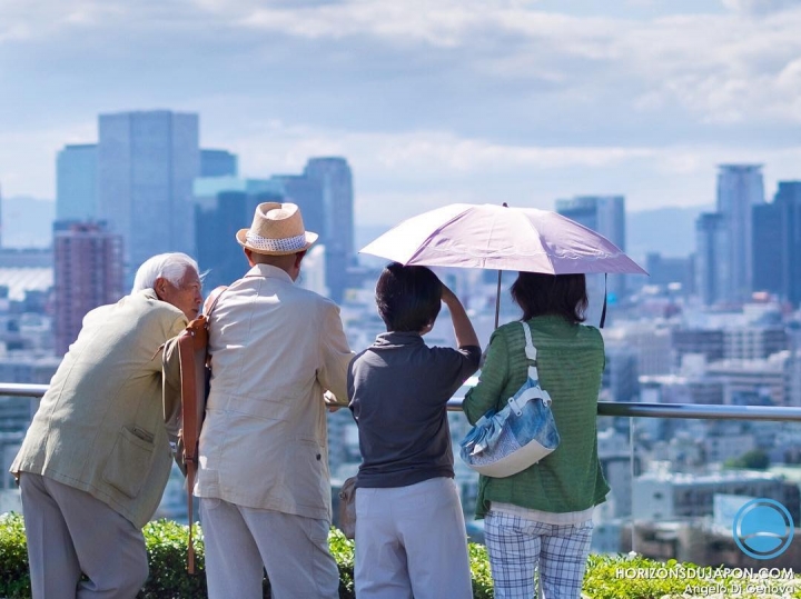 Il n’y a pas d’âge pour apprécier #Osaka 
#osakasafari #japonsafari