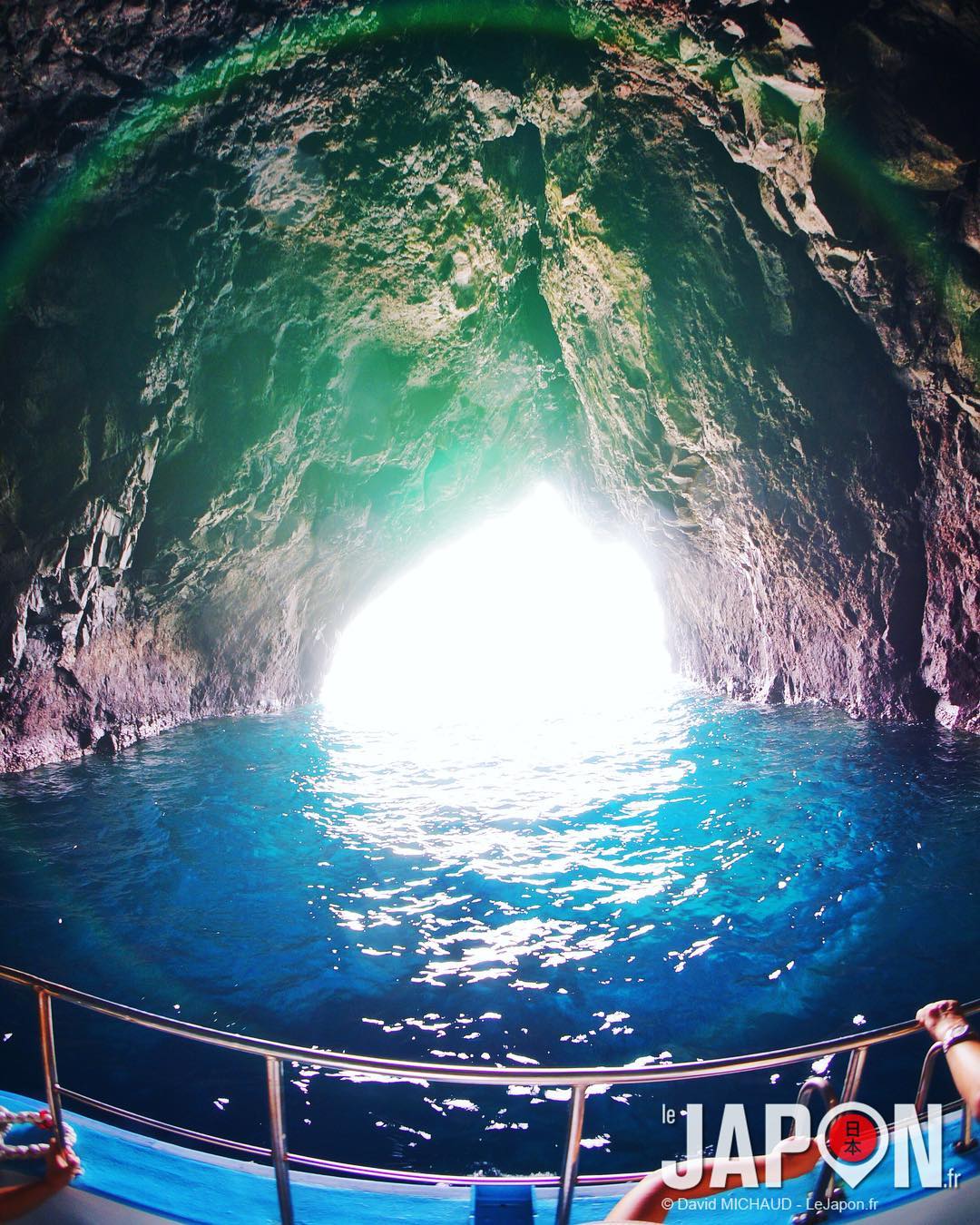 Quand on entre dans les falaises de Nishinoshima 🏝🎢🌋😱 #SaninAdventure #Nishinoshima