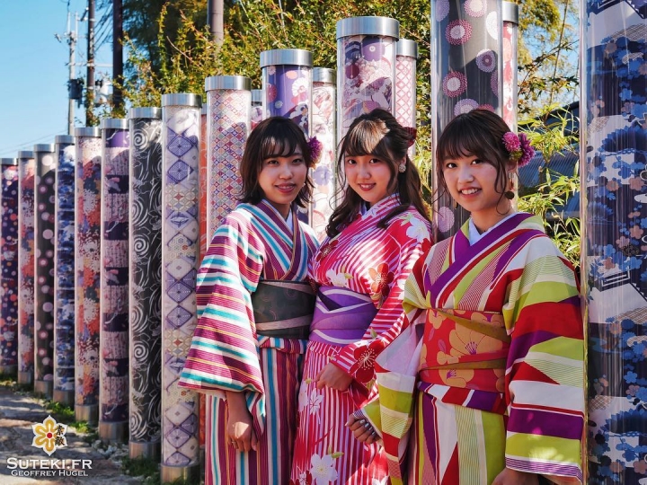 Entouré de kimonos #japon #kyoto #kyotosafari