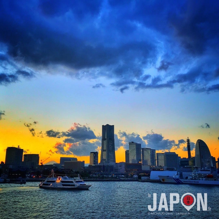 Yokohama ce soir en #UltraColor 😄🏙 #Yokohama #Japan #Japon