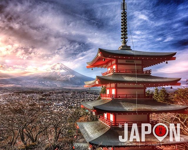 Levé de soleil hier à la célèbre pagoda Chureito avec le magnifique Fuji san derrière ! Le tout en #UltraColor car ça faisait longtemps 😃😱🗻⛩👍🏻 #Japon #VisitJapan #tokyocameraclub #Fuji #xt3