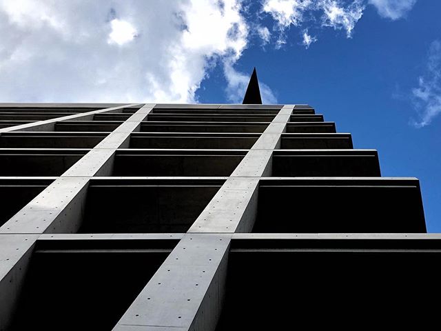 Le Chaska de Tadao Ando et sa pointe 
#osaka #osakasafari #japonsafari #tadaoando #tadaoandoarchitecture