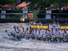 Les bateaux Dondoko sur la rivière Ogawa
– Tenjin Matsuri 2019 –
#discoverosaka #japonsafari #osakasafari #tenjinmatsuri