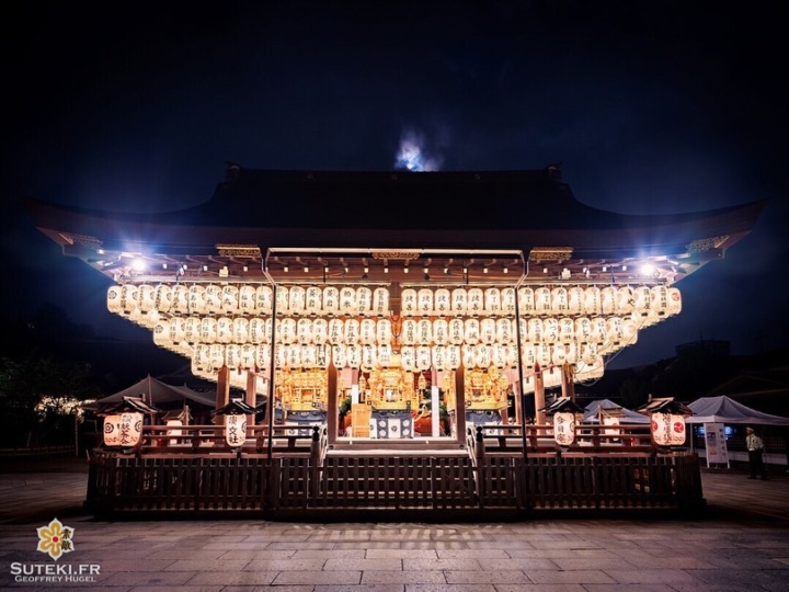 Les trois mikoshi du Gion Matsuri sous la lueur des trois lunes

Avez-vous déjà assisté à l’un des événements de ce festival ?
.
.
.
.
.
#kyotojapan #kyotogram #kyotolove #japanfocus #japantravel #japanesetemple #gionmatsuri #japan_vacations #explorejapan #explorejpn #beautifulkyoto #ilovekyoto #ilovejapan  #art_of_japan_ #japanawaits #bestjapanpics #super_japan_channel #photo_jpn #visitjapanjp #wu_japan #igersjp  #discoverjapan #discoverkyoto #そうだ京都行こう #京都 #京都旅 #京都好き #日本を休もう #京都カメラ部