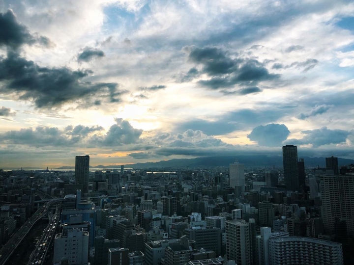 L’automne se fait encore désirer mais septembre offre de beaux ciels sur Osaka
#osakasafari #japonsafari